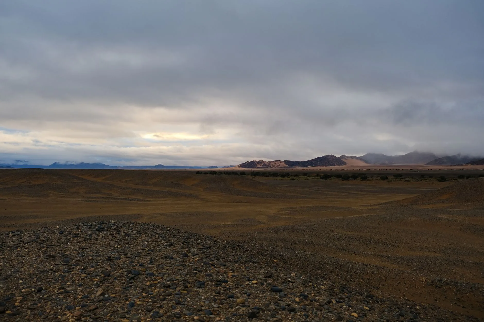 Dunes de Khongoryn Els dans le Gobi et yourtes au bord du lac Khövsgöl en Mongolie